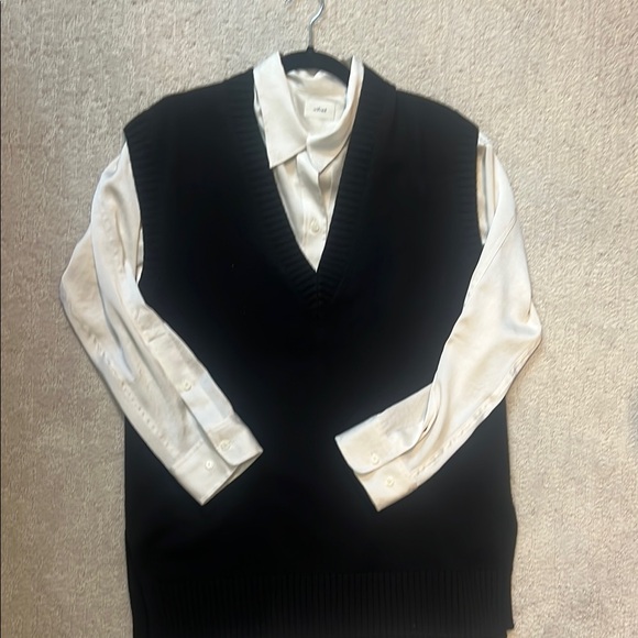 & Other Stories Women’s Oversized Black Sweater Vest - Picture 1 of 5